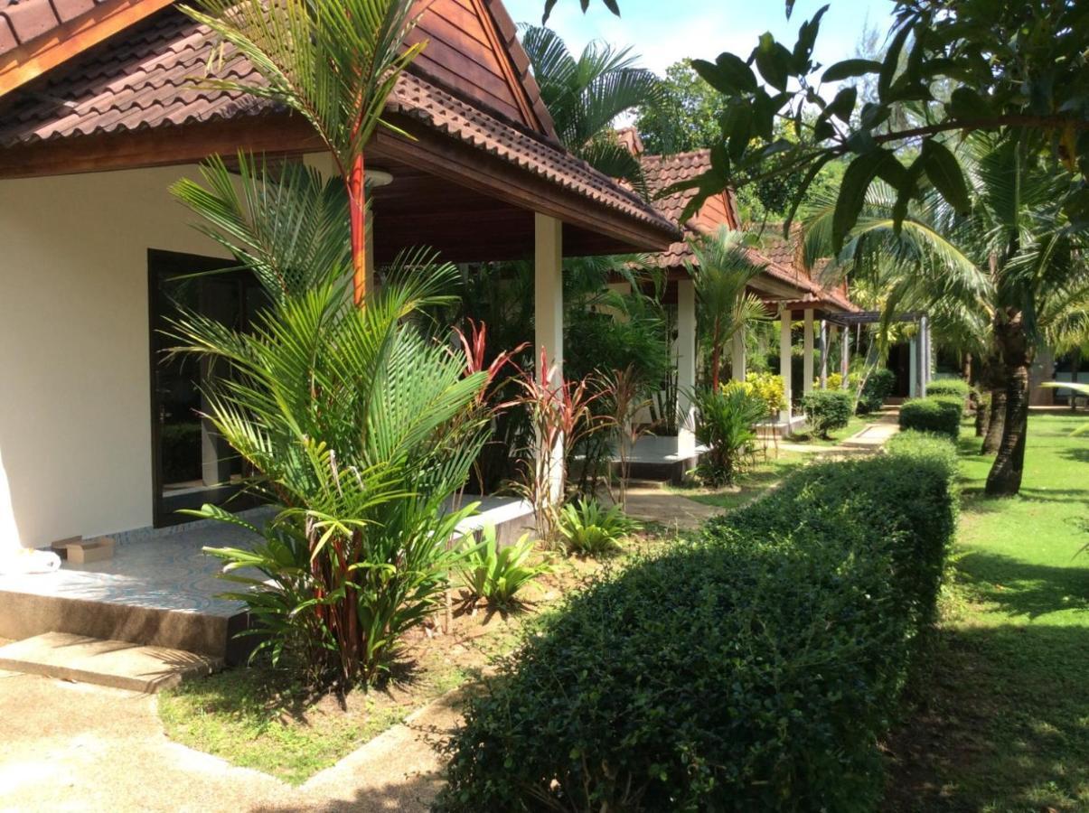 Cousin Resort Khao Lak Exterior photo